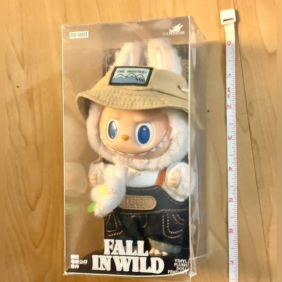 Authentic Labubu The Monsters Fall in Wild - Picture 2 of 8